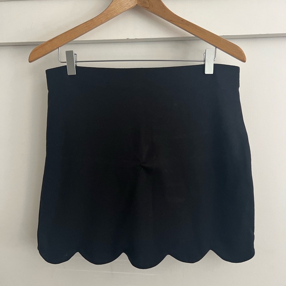 Top shop black stretchy mini skirt with scalloped hem